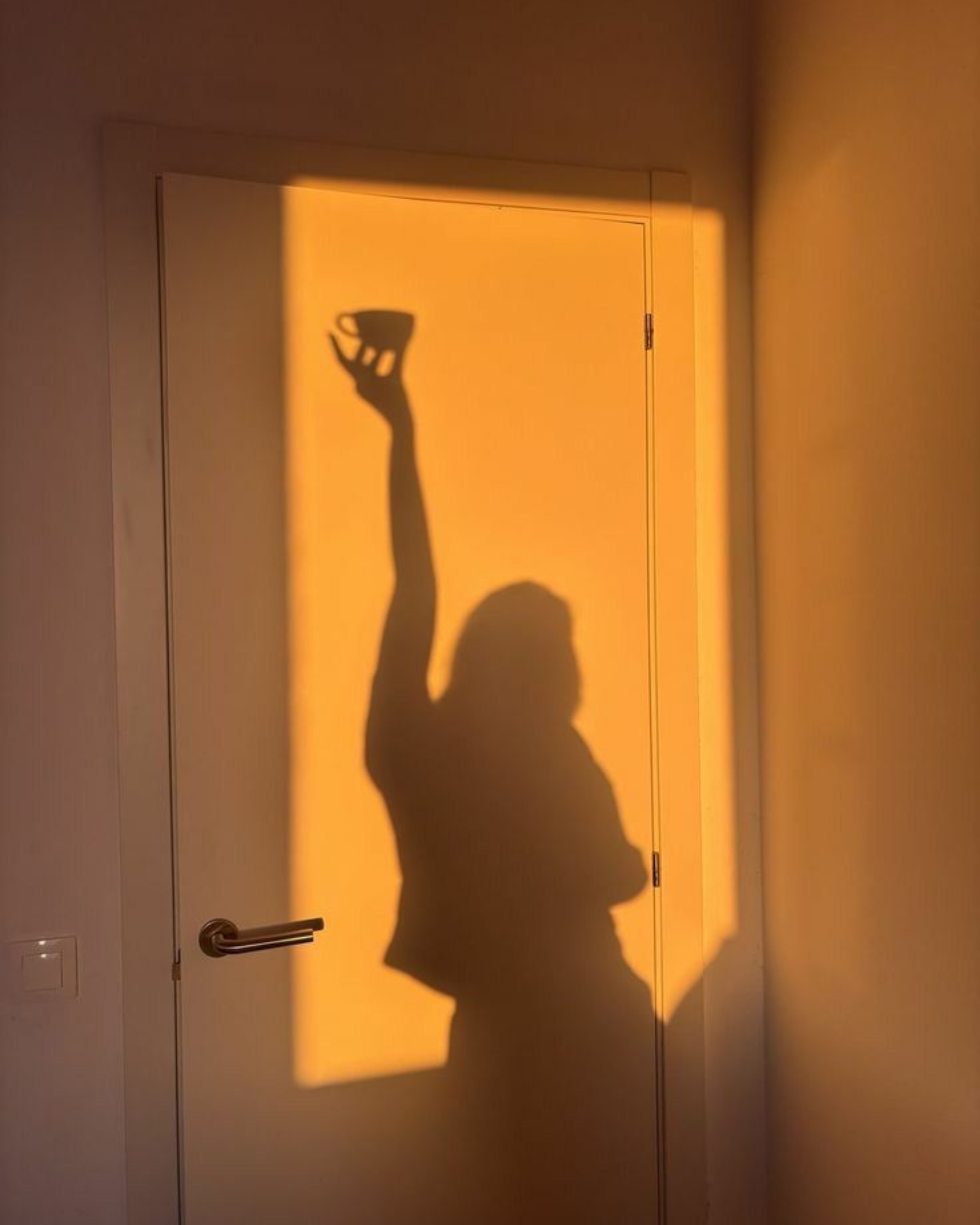 Caféine : pourquoi est-elle essentielle pour le contour des yeux