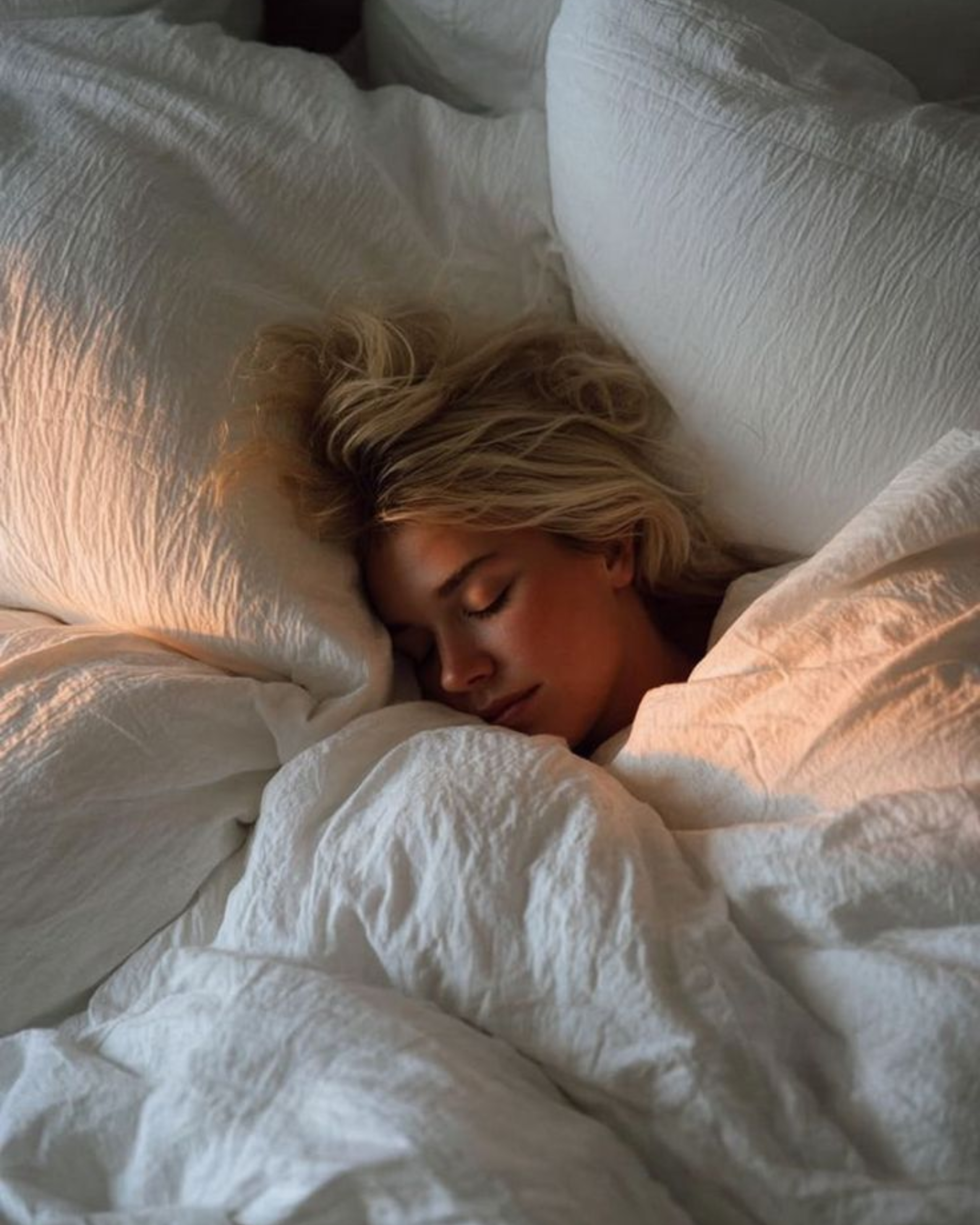 Avoir l’air reposée après une nuit courte : nos astuces efficaces